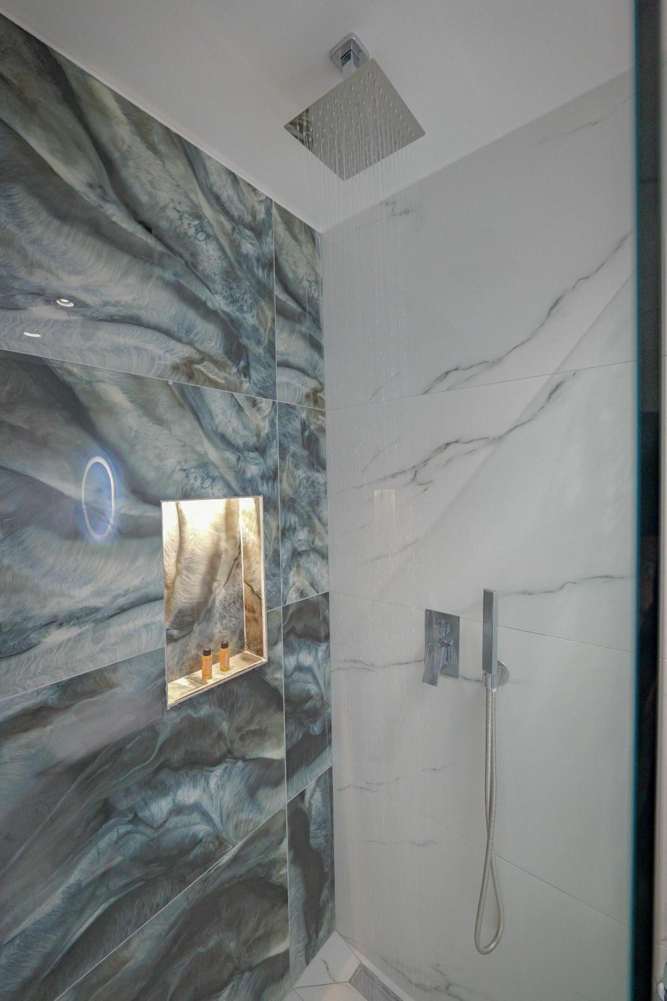 Bana Apartamento Qeparo